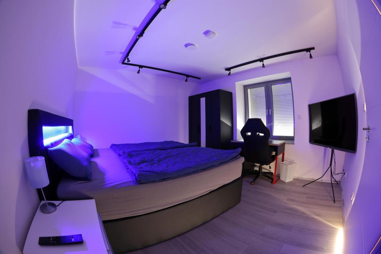 Modern Und Neu, Top Ausstattung Mit Kaffeevollautomat, 2X Netflix-Tv, Lueftungsanlage, Geschirrspueler Wallerfangen Eksteriør bilde